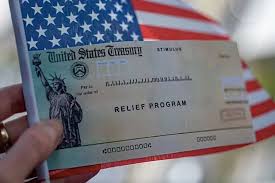 El gobierno de California distribuirá cheques de estímulo de $725 a residentes seleccionados